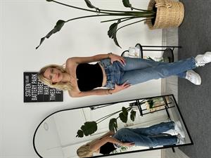 Yanları Büzgülü Polyester Kumaş Straplez Crop Siyah