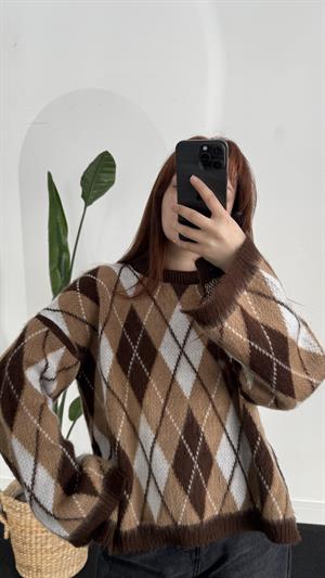 Yırtmaç Detay Baklava Desen Kazak Kahverengi