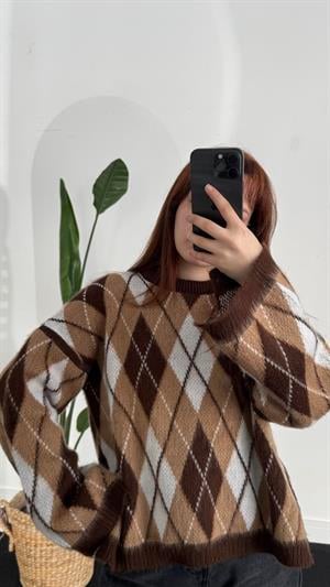 Yırtmaç Detay Baklava Desen Kazak Kahverengi