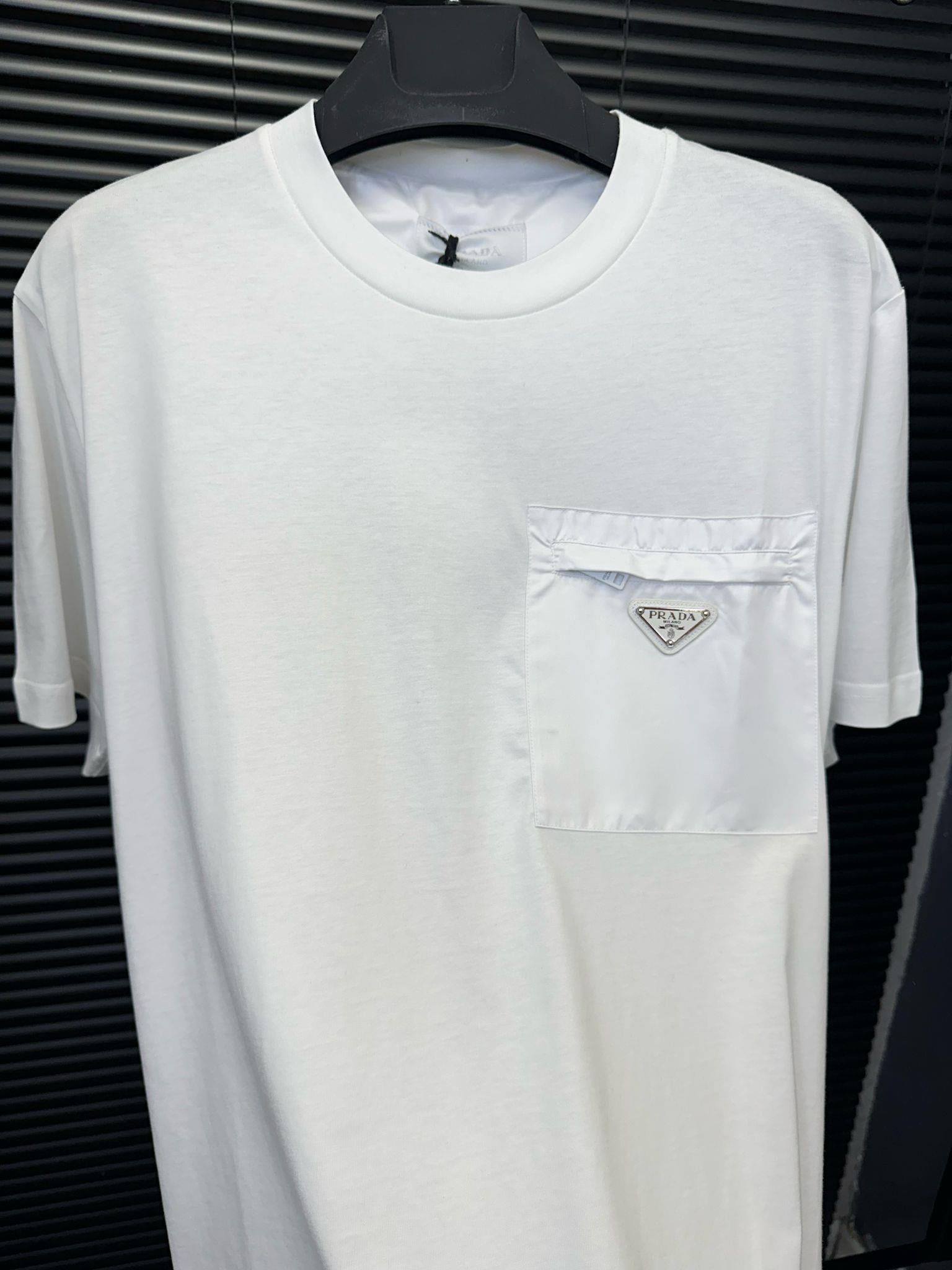 Cep Detaylı Metal Armalı Basic T-Shirt - Beyaz