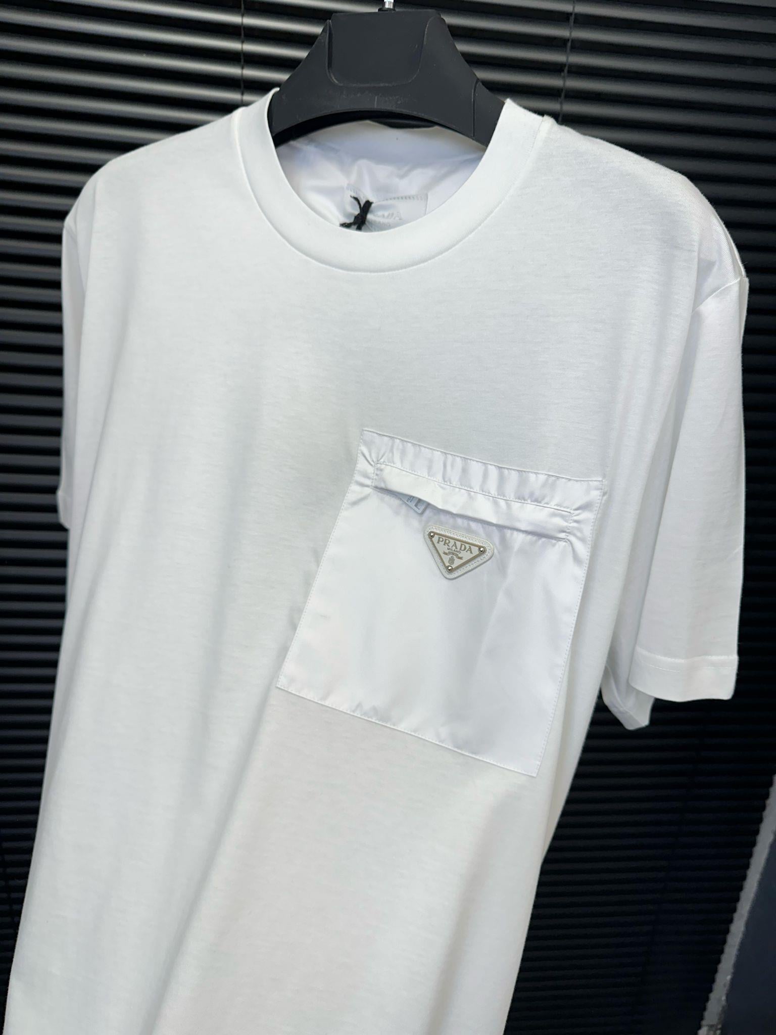 Cep Detaylı Metal Armalı Basic T-Shirt - Beyaz
