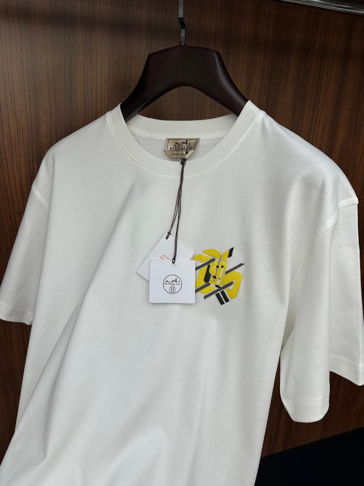 Deri Logolu Bisiklet Yaka T-Shirt