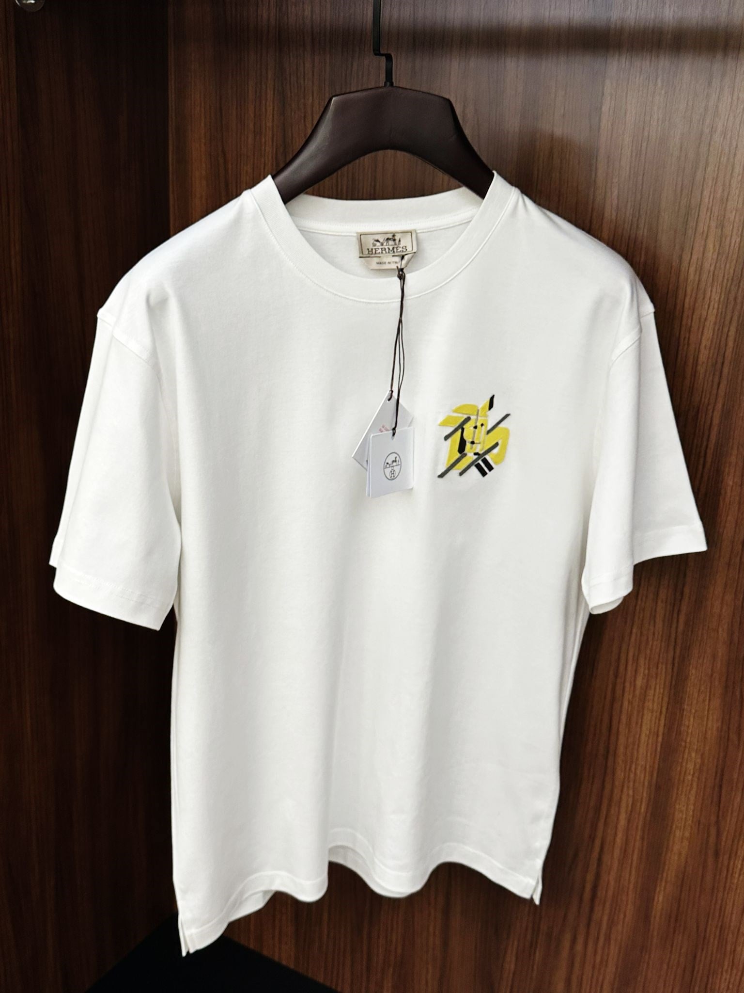 Deri Logolu Bisiklet Yaka T-Shirt
