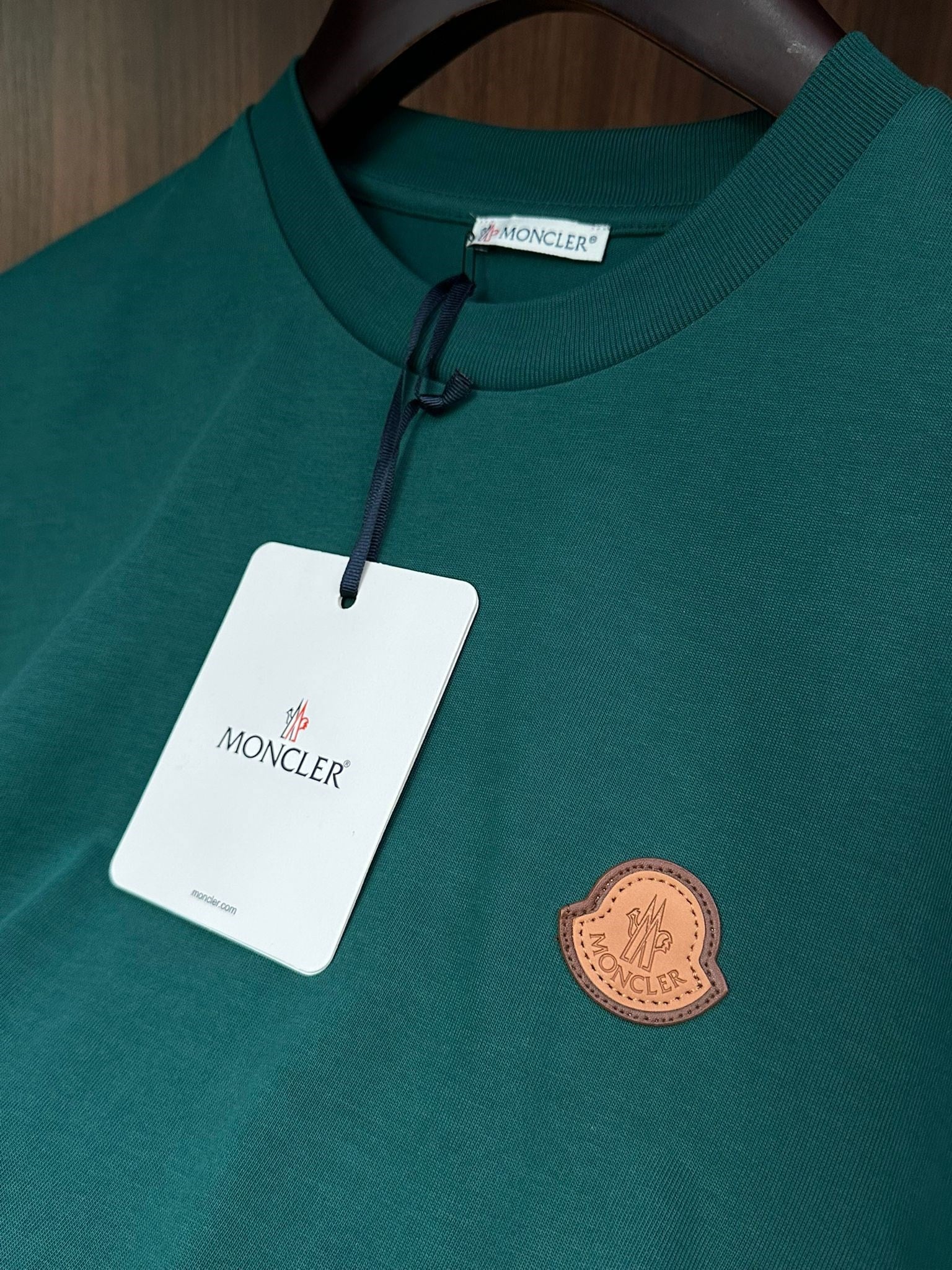 Deri Logolu Bisiklet Yaka T-Shirt