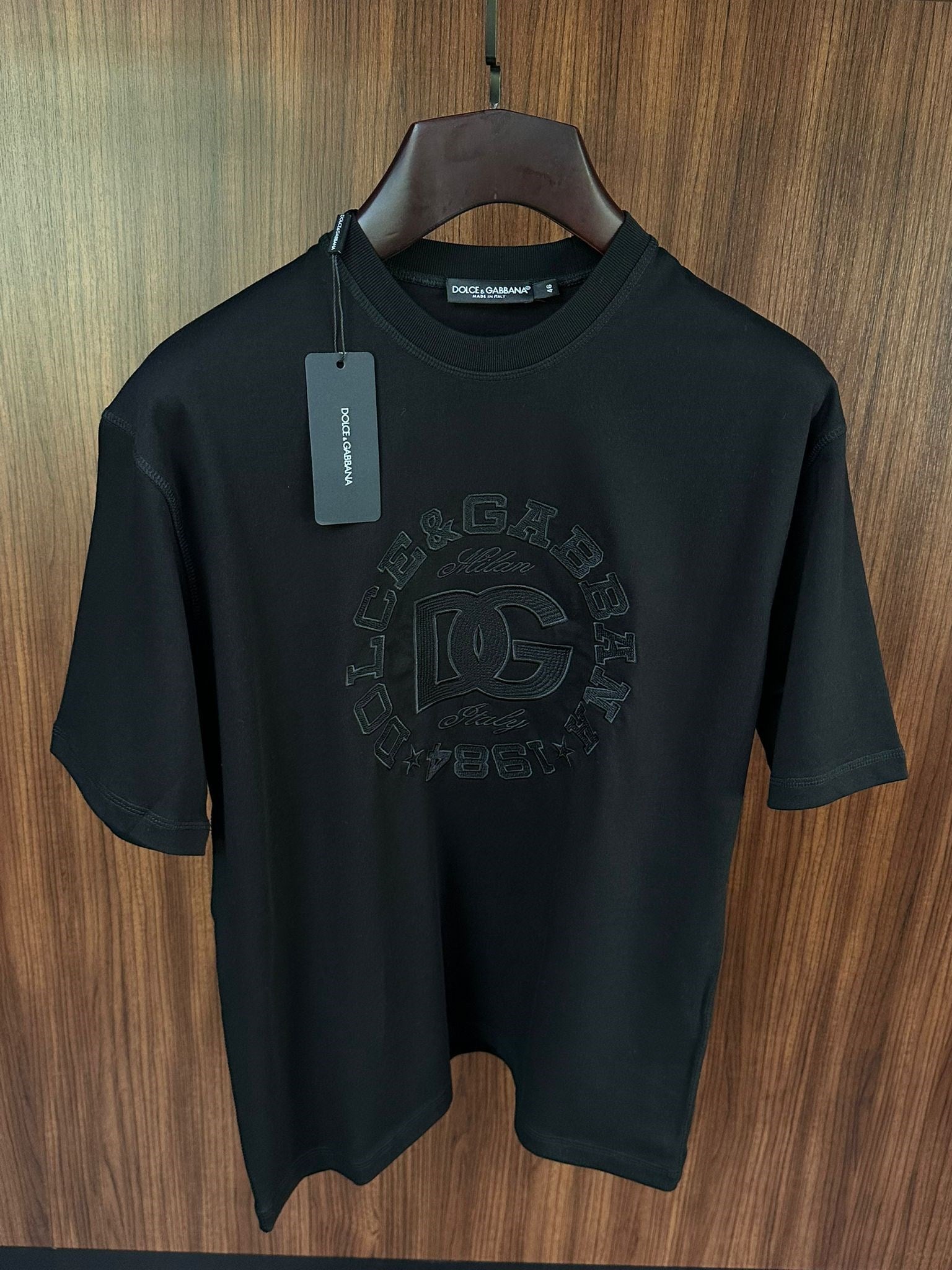 Göğüs Kabartma Logolu T-Shirt