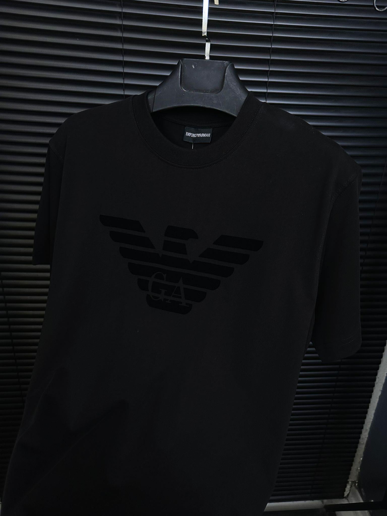 Göğüs Kabartma Logolu T-shirt