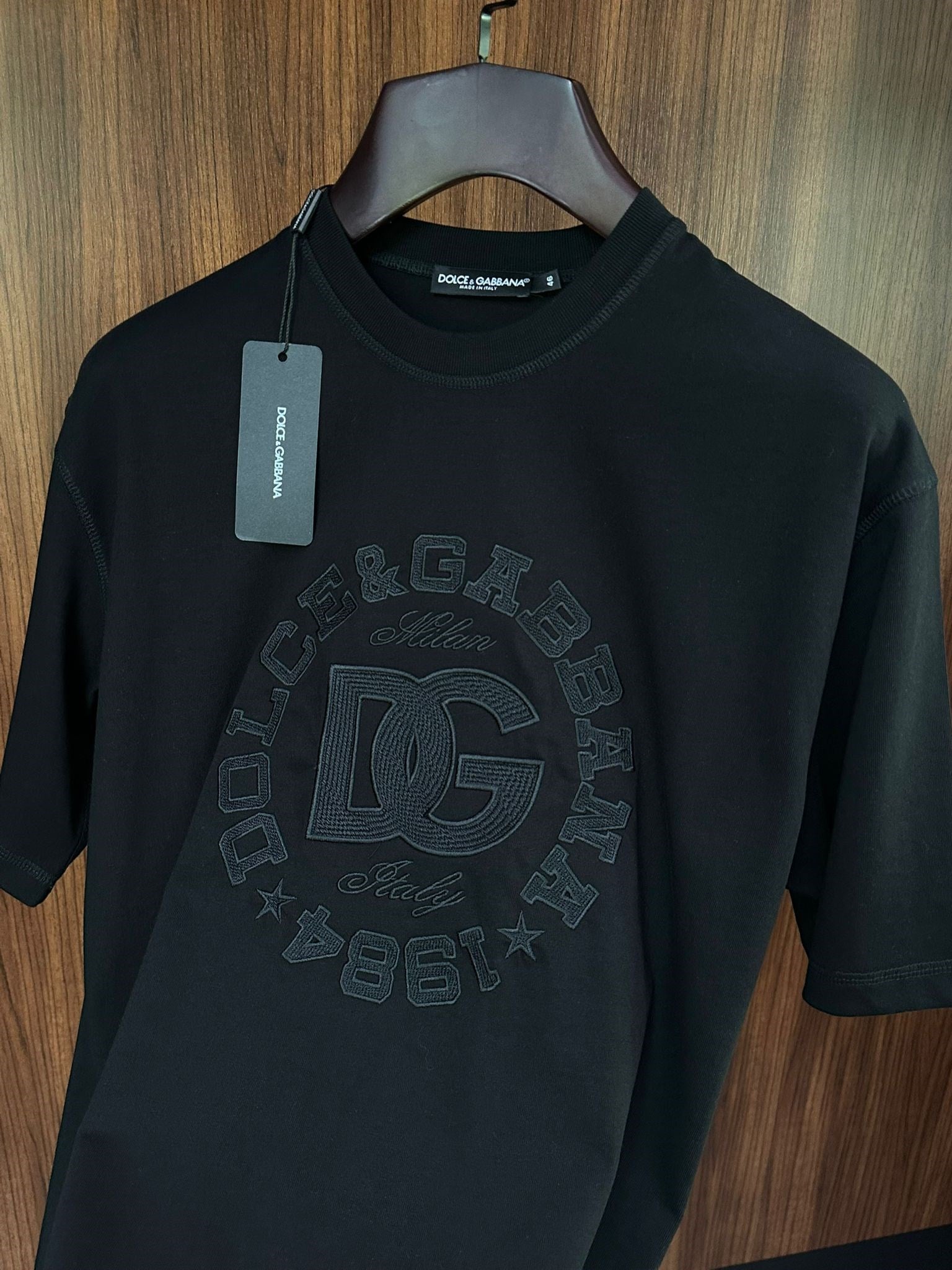 Göğüs Kabartma Logolu T-Shirt