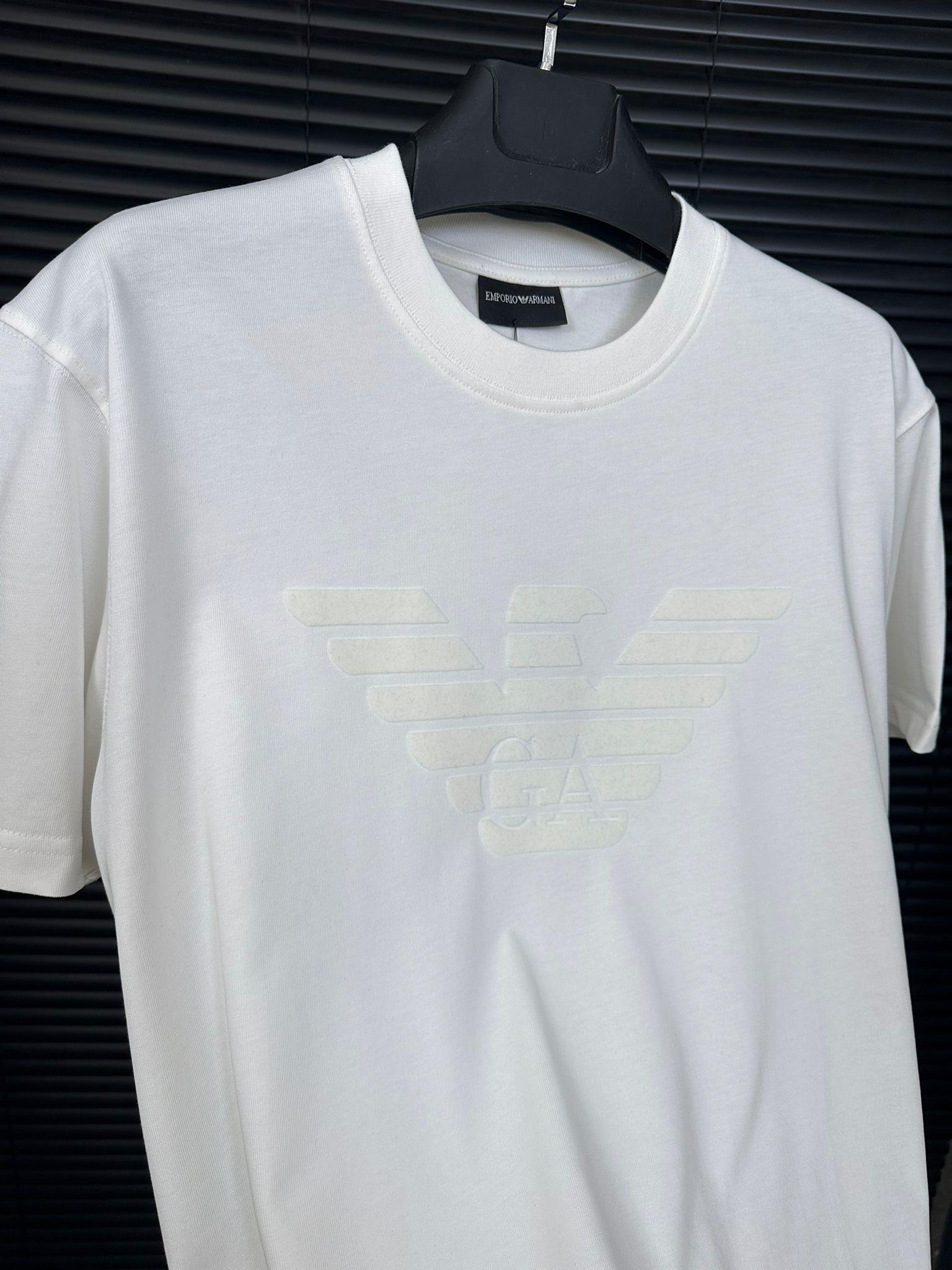 Göğüs Kabartma Logolu T-shirt