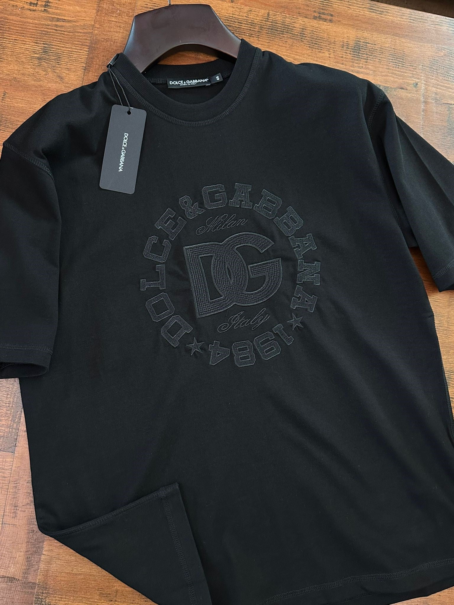 Göğüs Kabartma Logolu T-Shirt