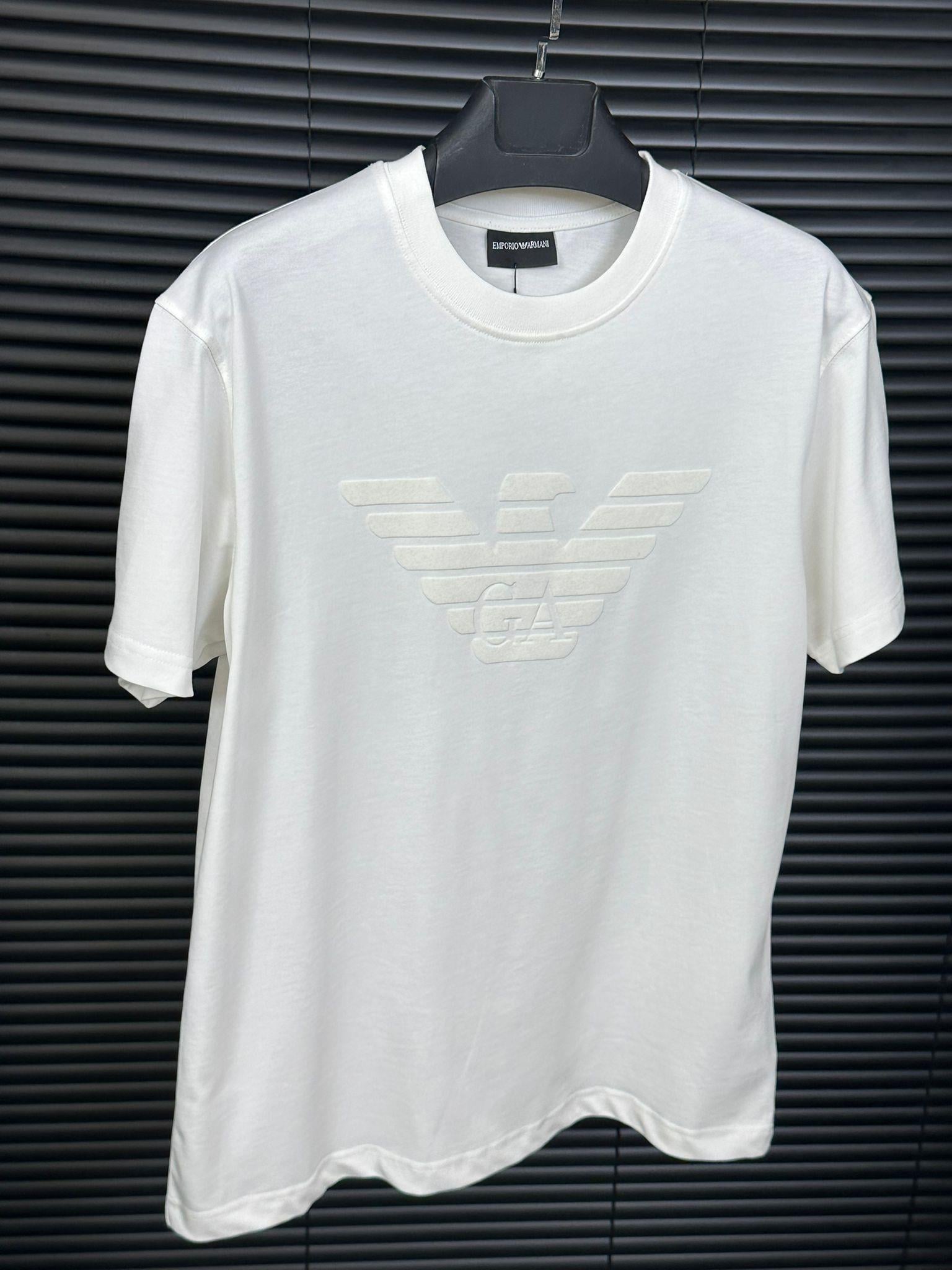 Göğüs Kabartma Logolu T-shirt