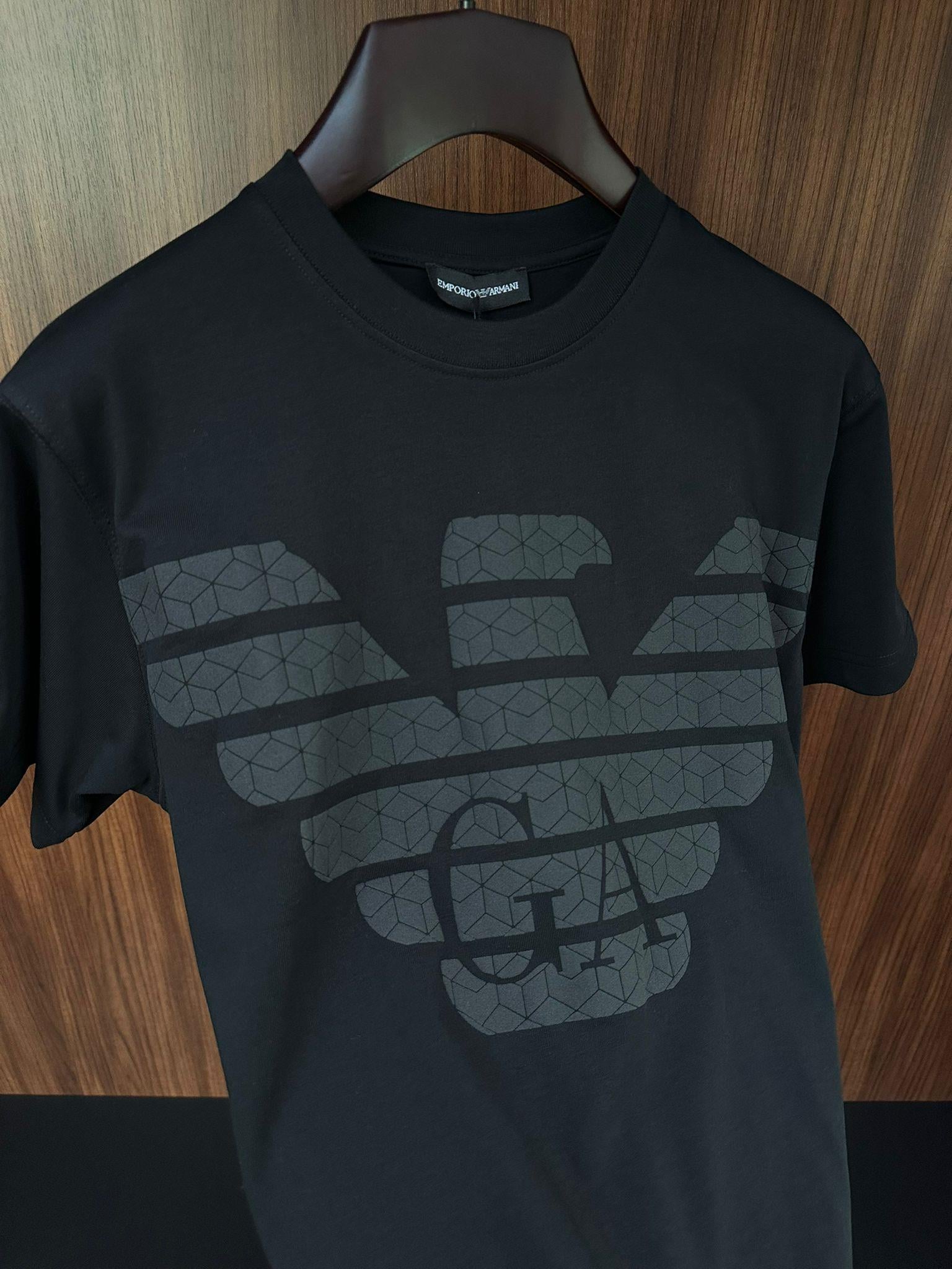 Göğüs Kabartma Logolu T-shirt