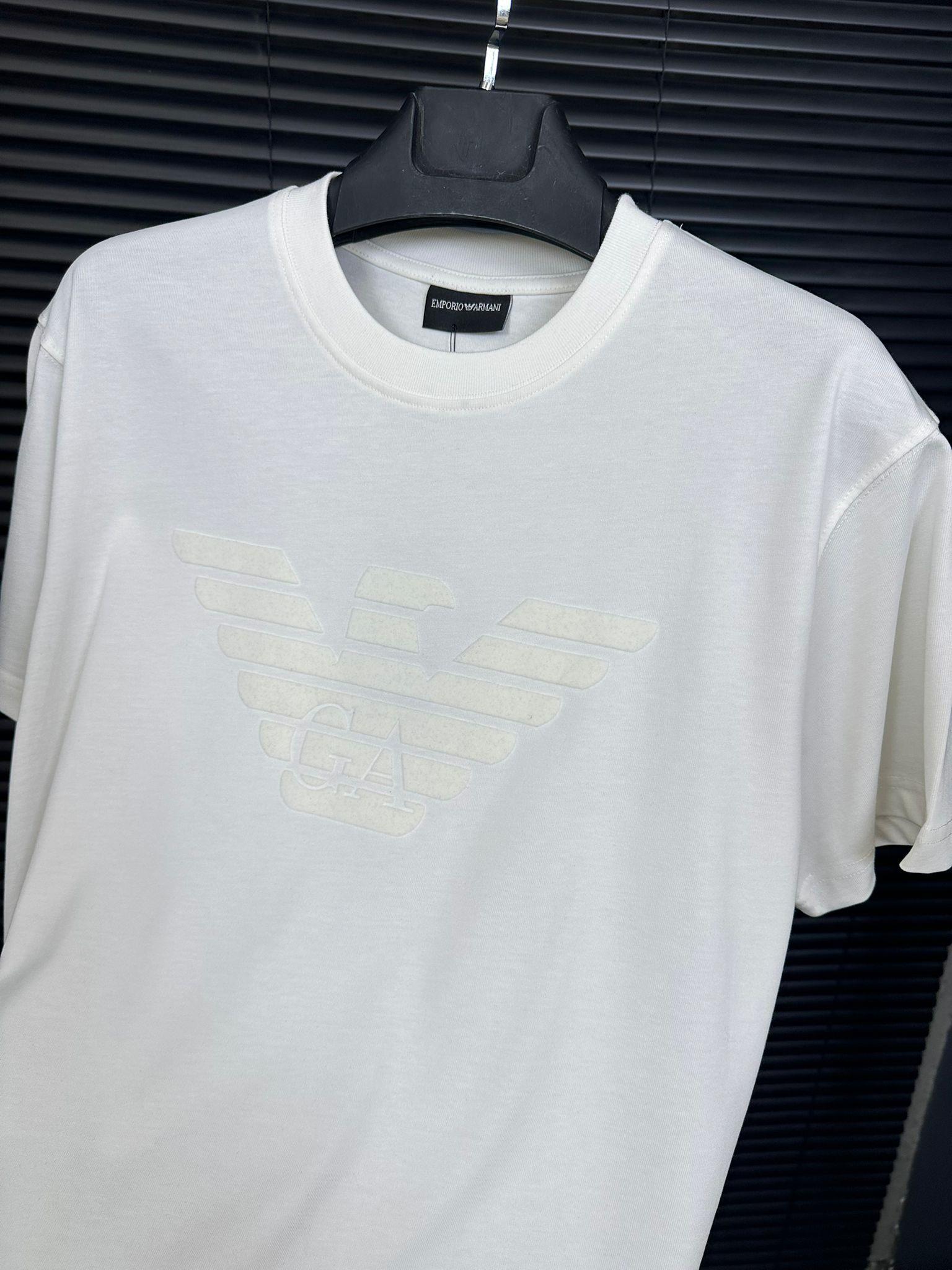 Göğüs Kabartma Logolu T-shirt