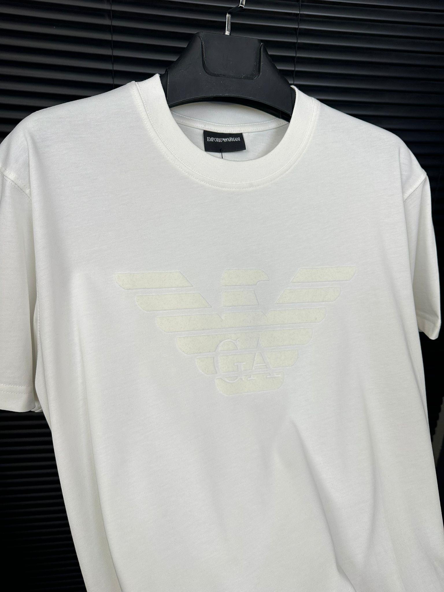 Göğüs Kabartma Logolu T-shirt