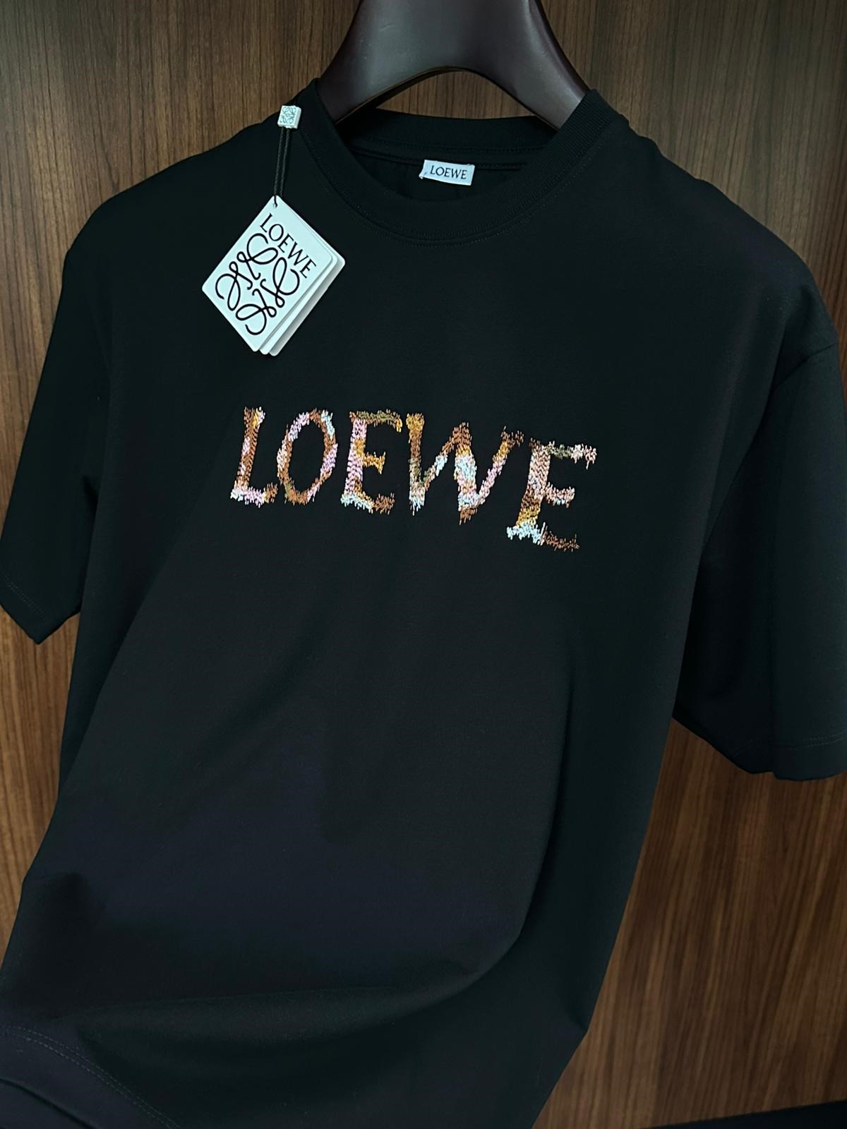 Göğüs Kabartma Nakış Logolu T-Shirt