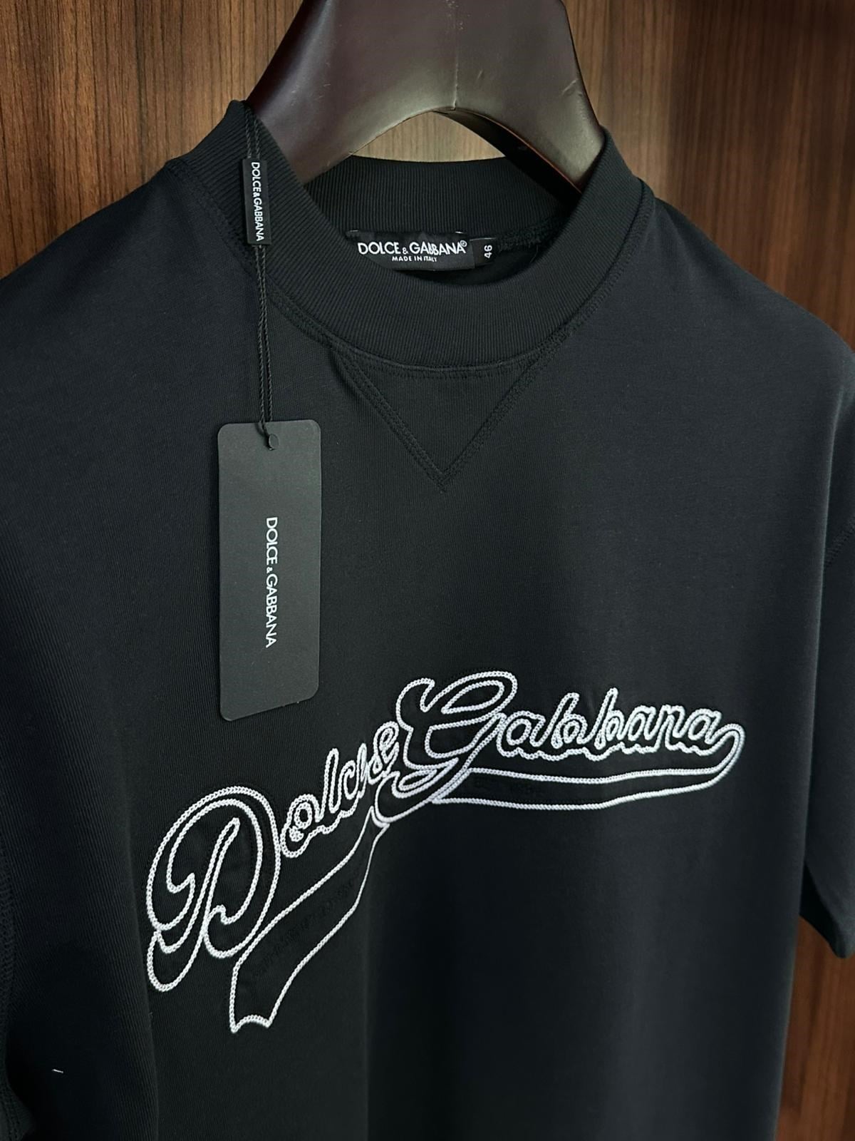Göğüs Kabartma Nakış Yazılı T-Shirt