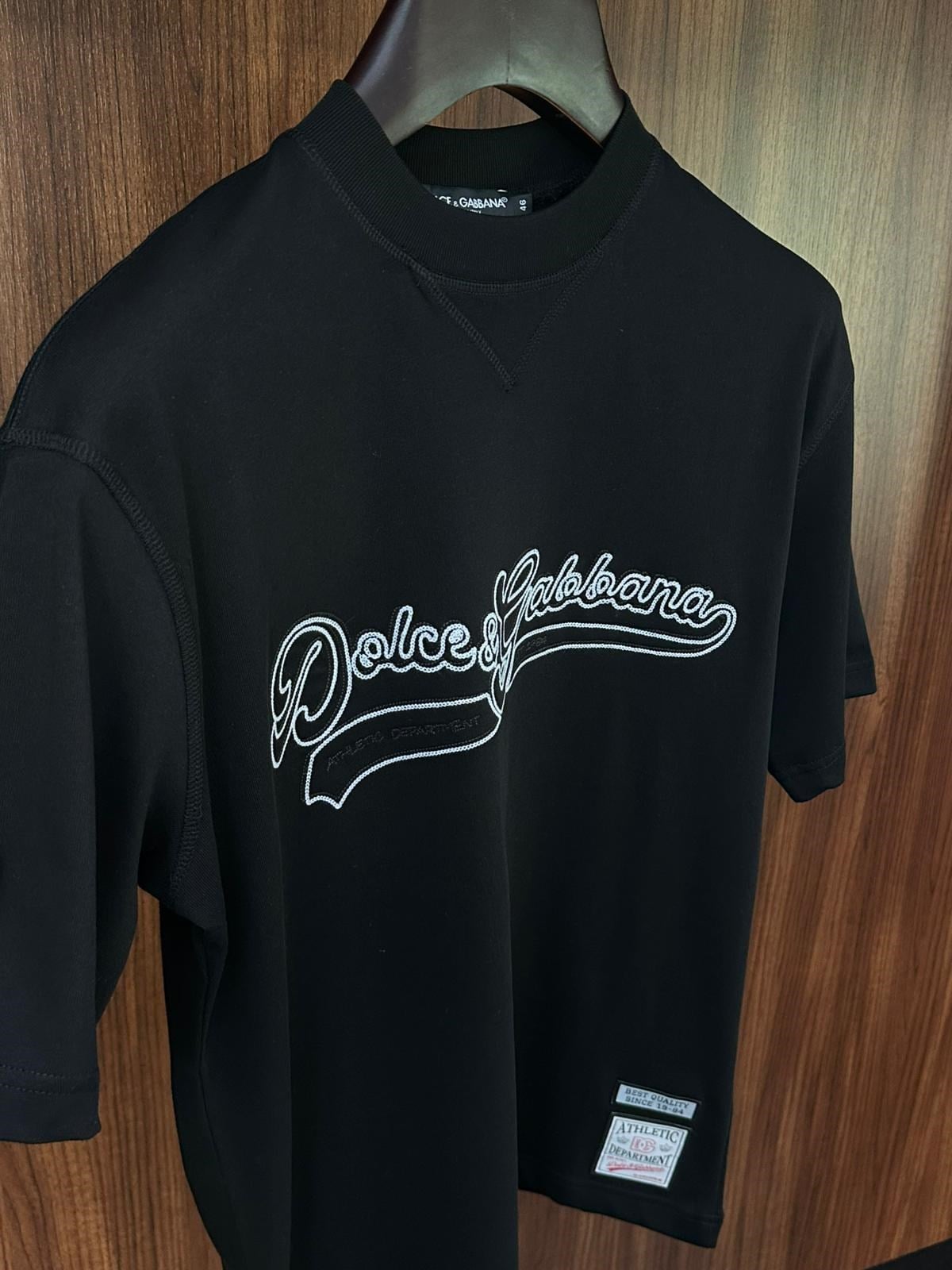 Göğüs Kabartma Nakış Yazılı T-Shirt