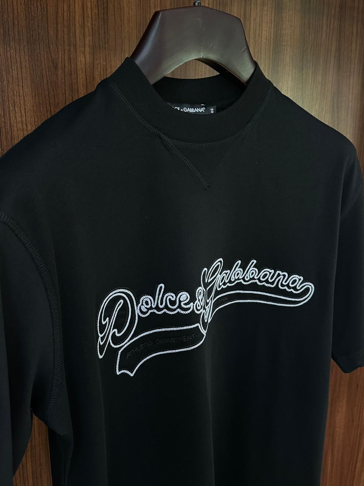 Göğüs Kabartma Nakış Yazılı T-Shirt