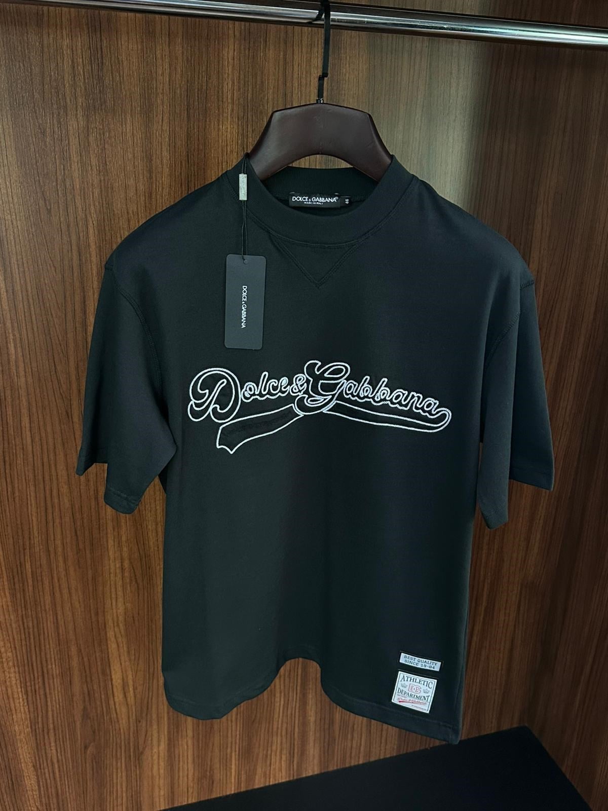 Göğüs Kabartma Nakış Yazılı T-Shirt