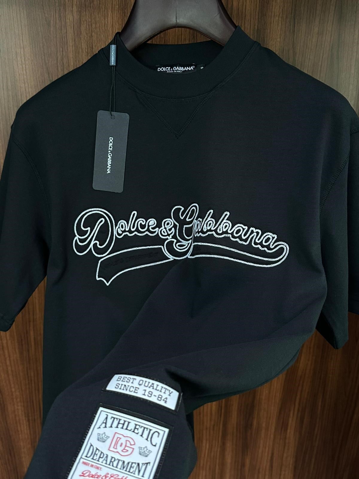 Göğüs Kabartma Nakış Yazılı T-Shirt