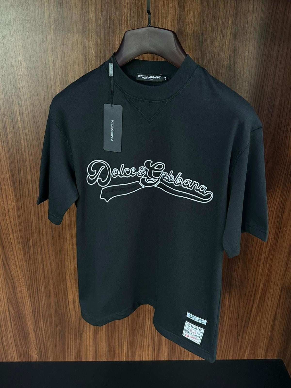 Göğüs Kabartma Nakış Yazılı T-Shirt