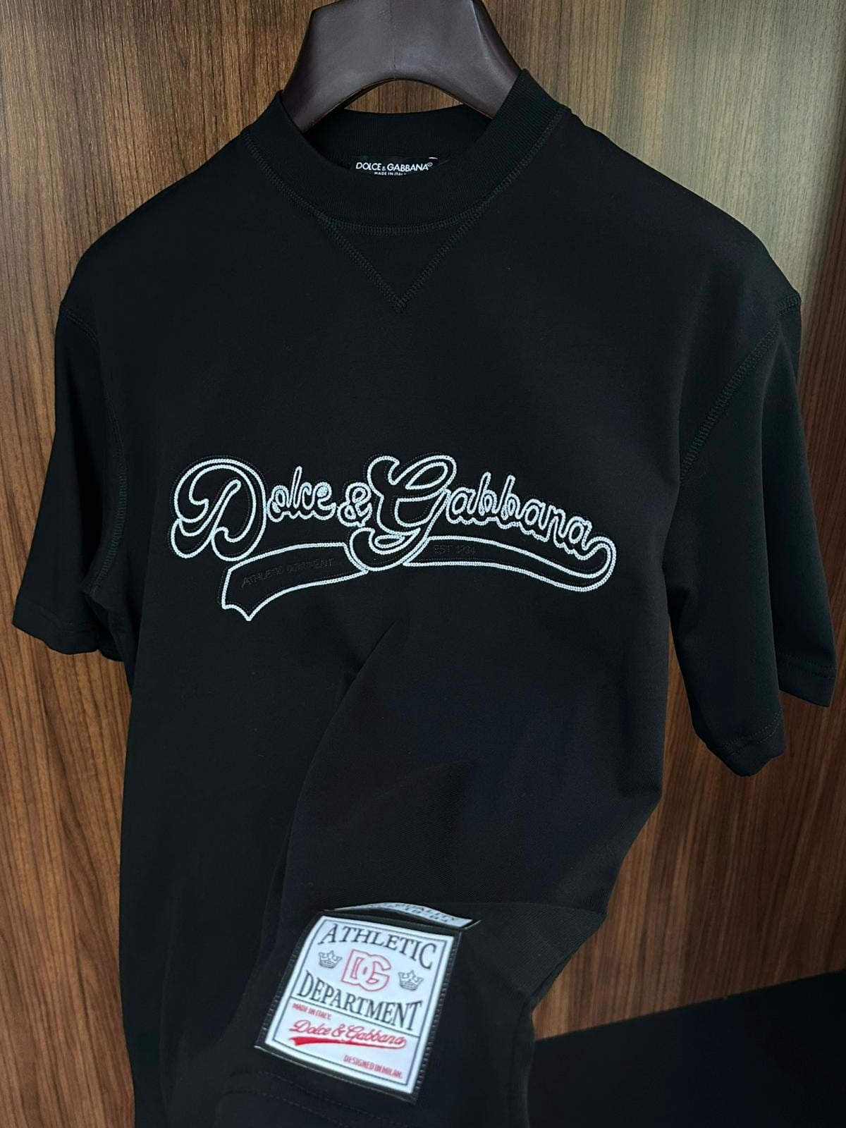 Göğüs Kabartma Nakış Yazılı T-Shirt