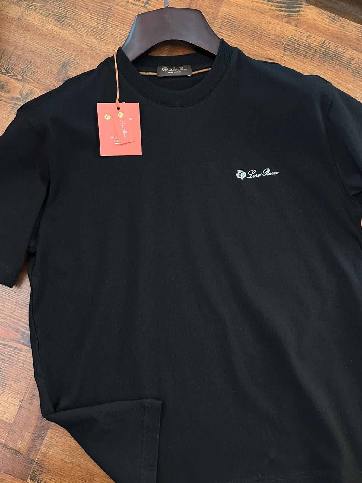 Göğüs Marka Yazılı Bisiklet Yaka T-Shirt