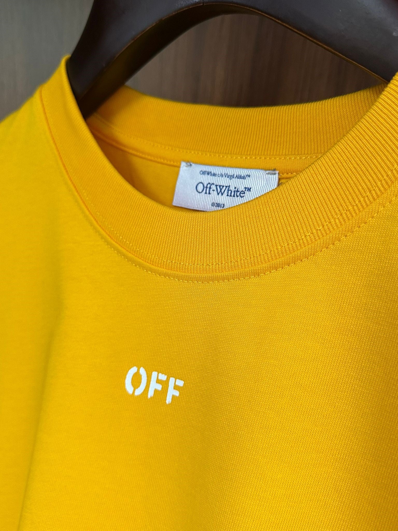 Göğüs Marka Yazılı T-shirt