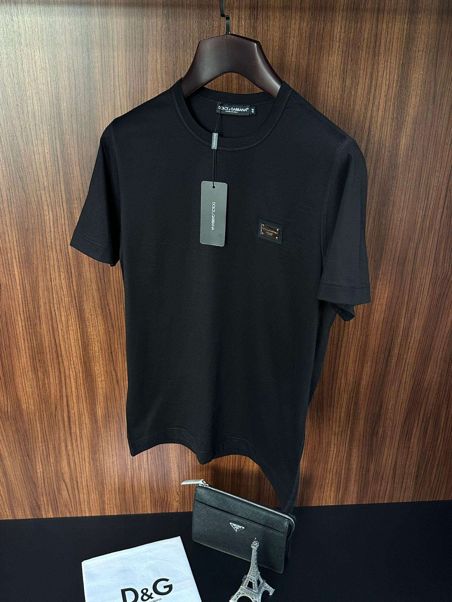 Göğüs Metal Marka Logolu T-Shirt
