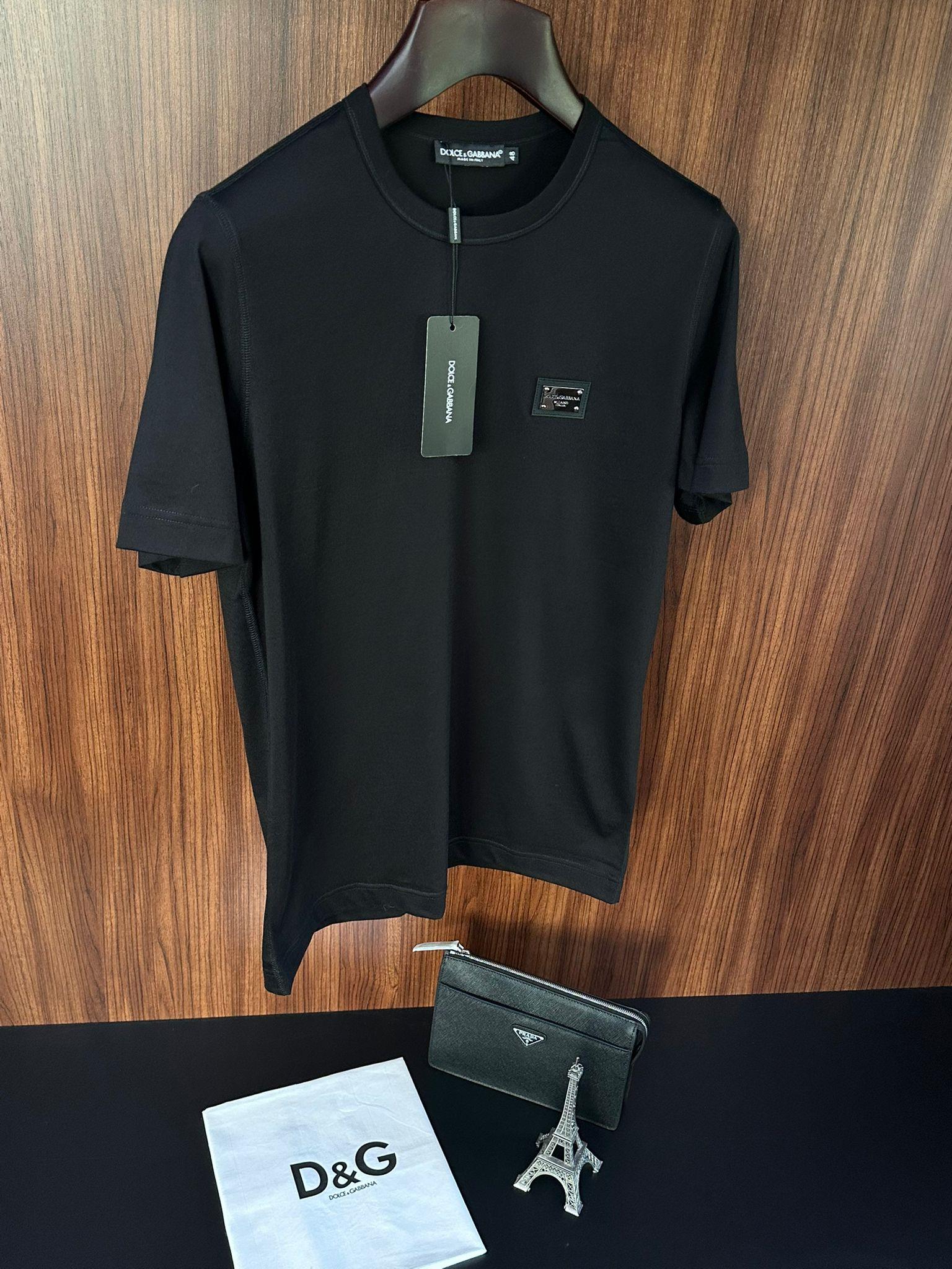 Göğüs Metal Marka Logolu T-Shirt
