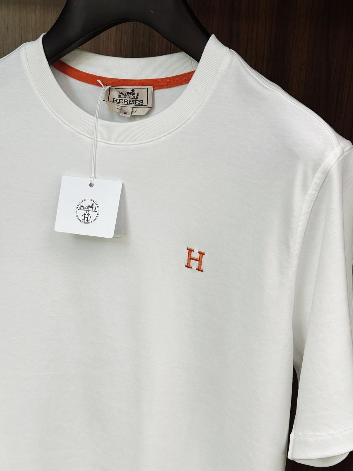 Göğüs Nakış Logolu T-Shirt