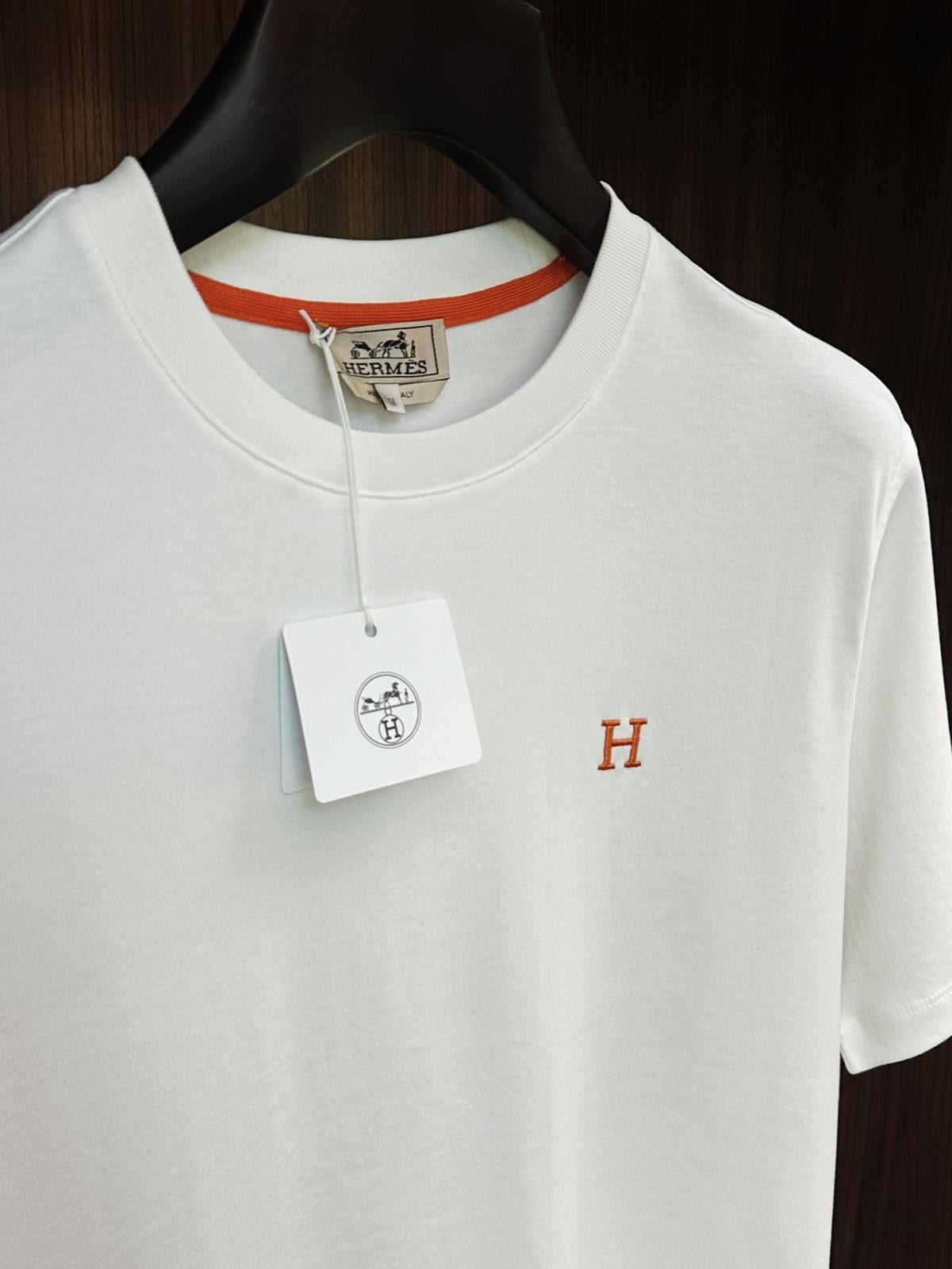Göğüs Nakış Logolu T-Shirt