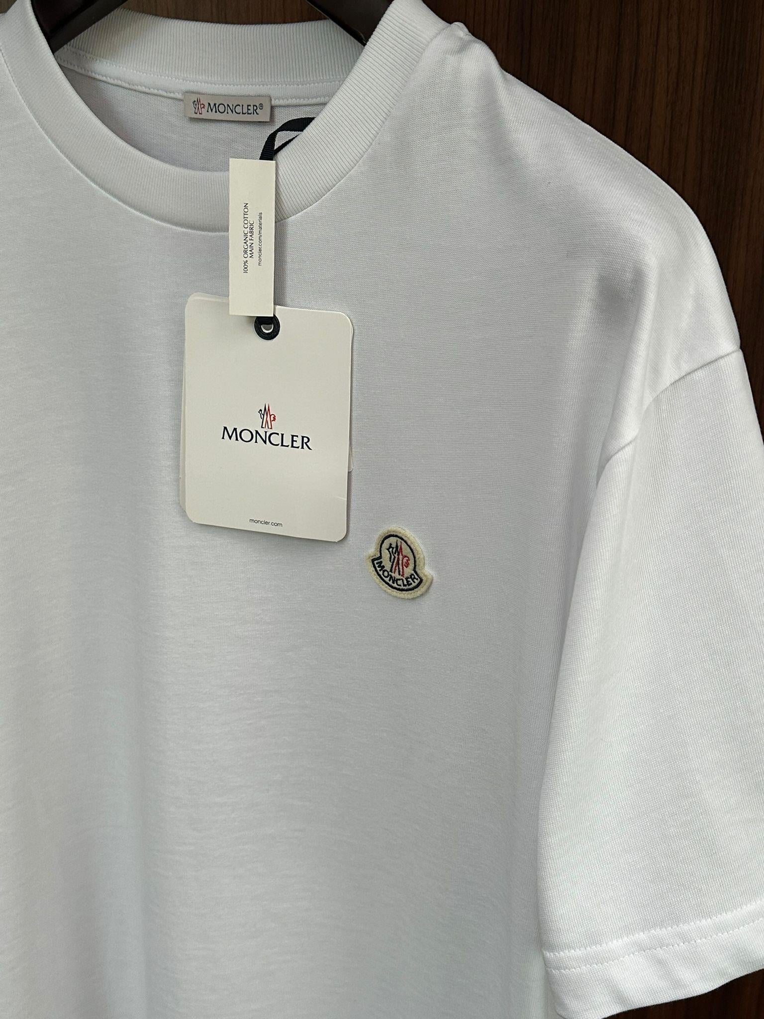 Göğüs Nakış Logolu T-Shirt