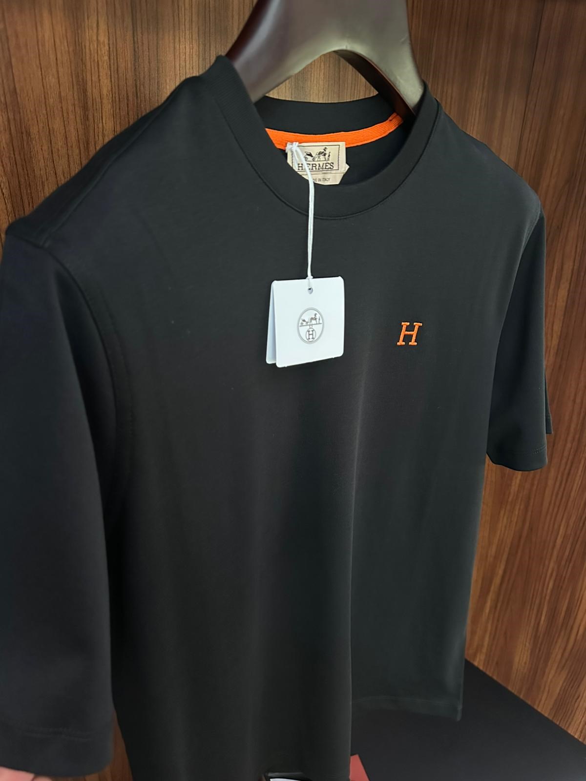 Göğüs Nakış Logolu T-Shirt