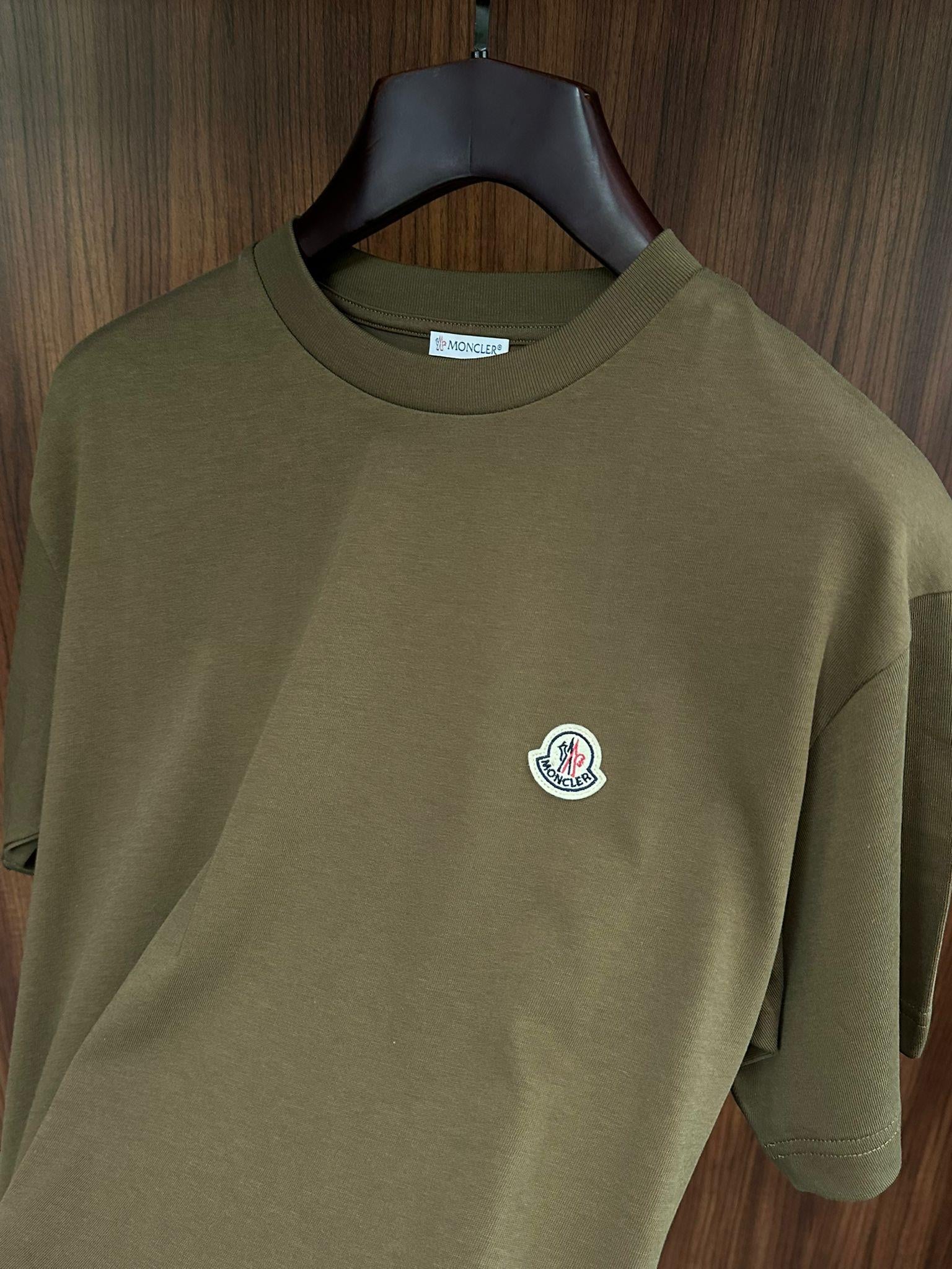 Göğüs Nakış Logolu T-Shirt
