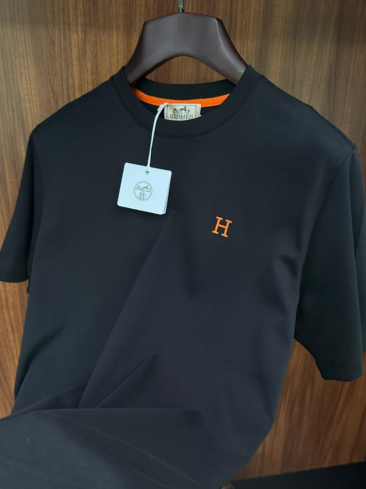 Göğüs Nakış Logolu T-Shirt