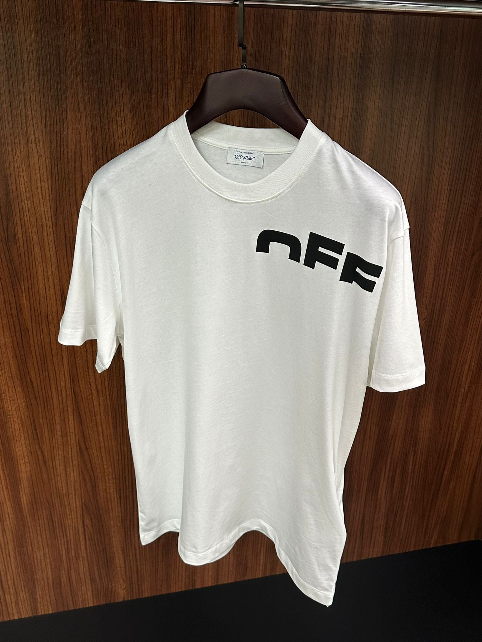 Göğüs Ve Sırt Yazı Baskılı T-Shirt