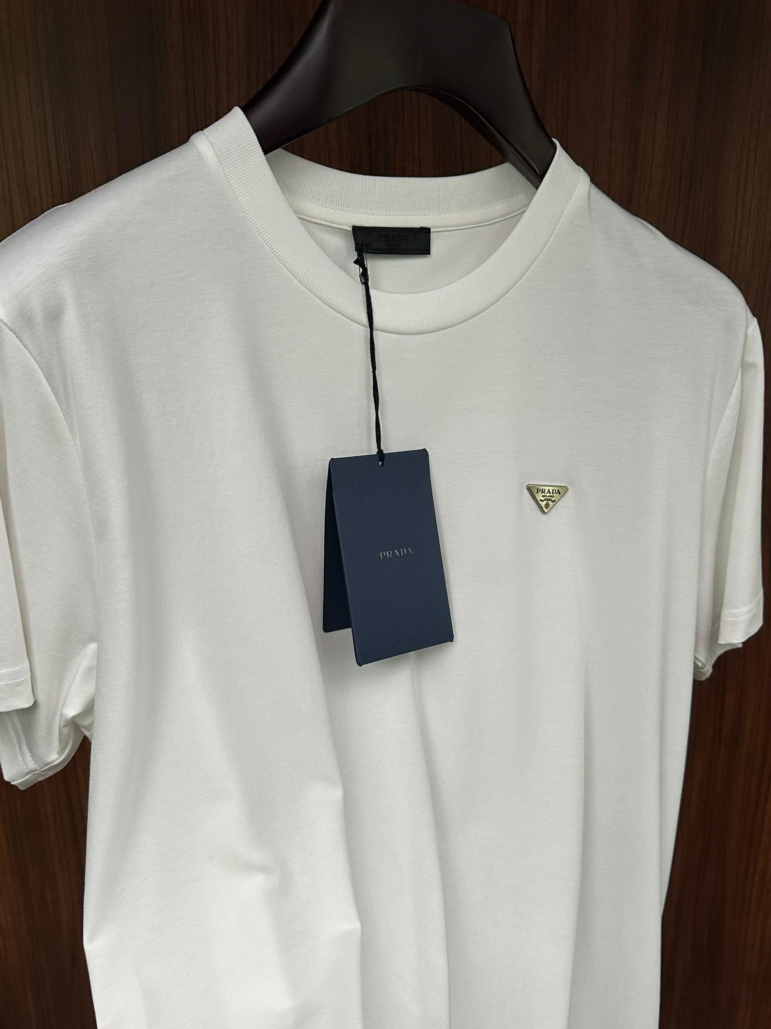 Metal Logolu Basic T-Shirt
