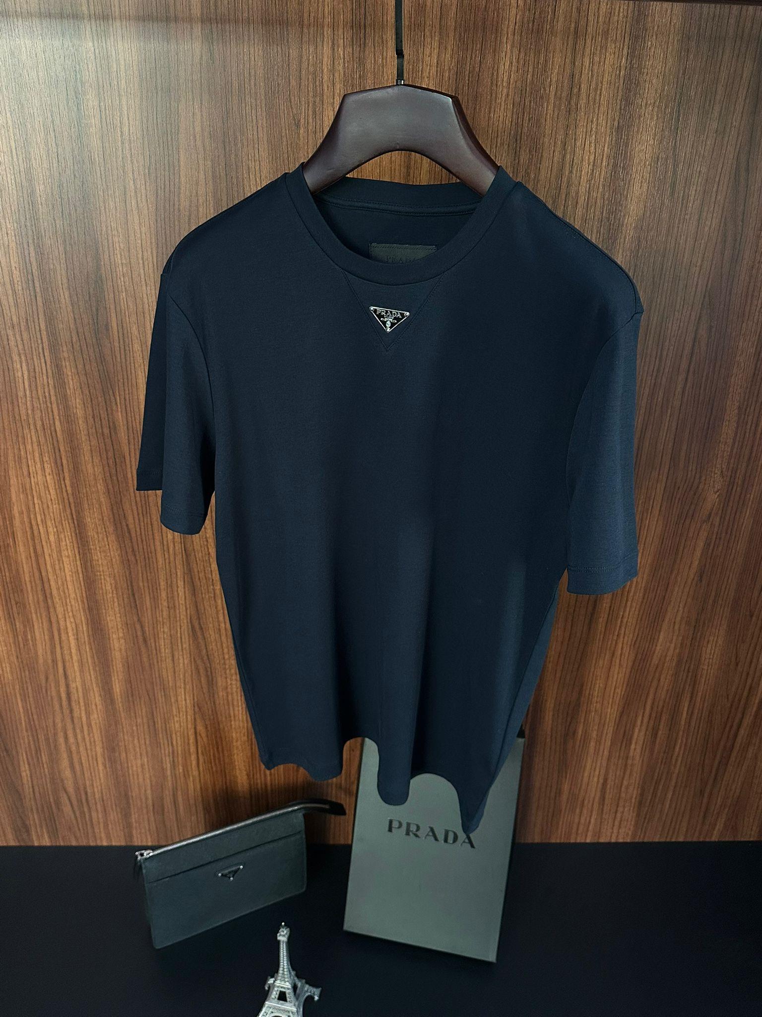 Metal Logolu Basıc T-Shirt