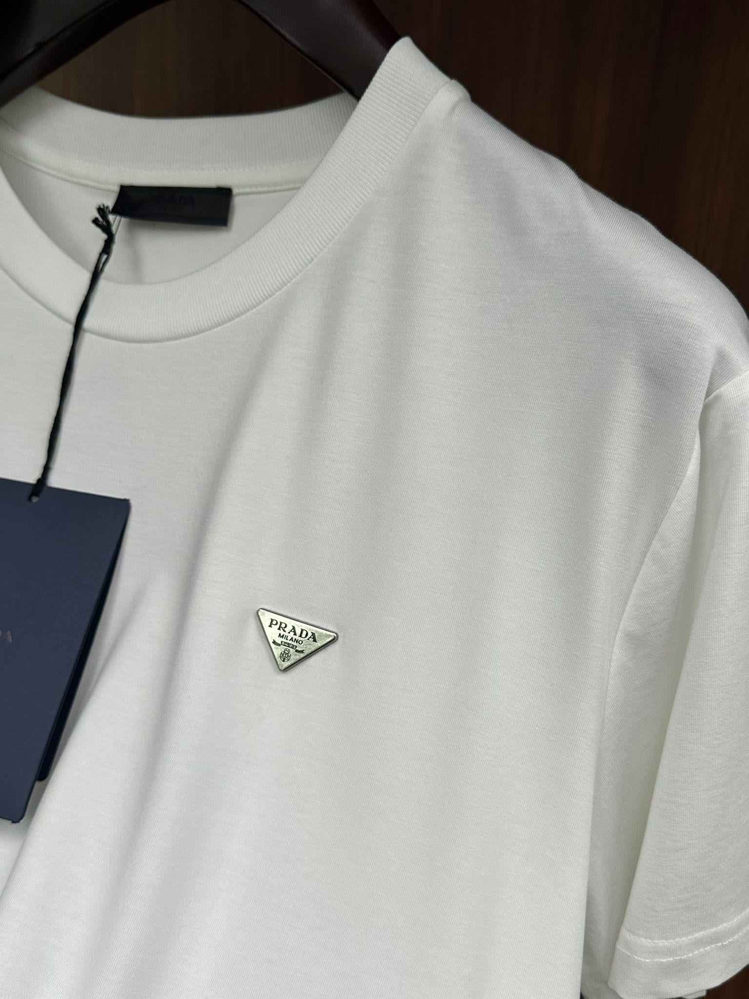 Metal Logolu Basic T-Shirt