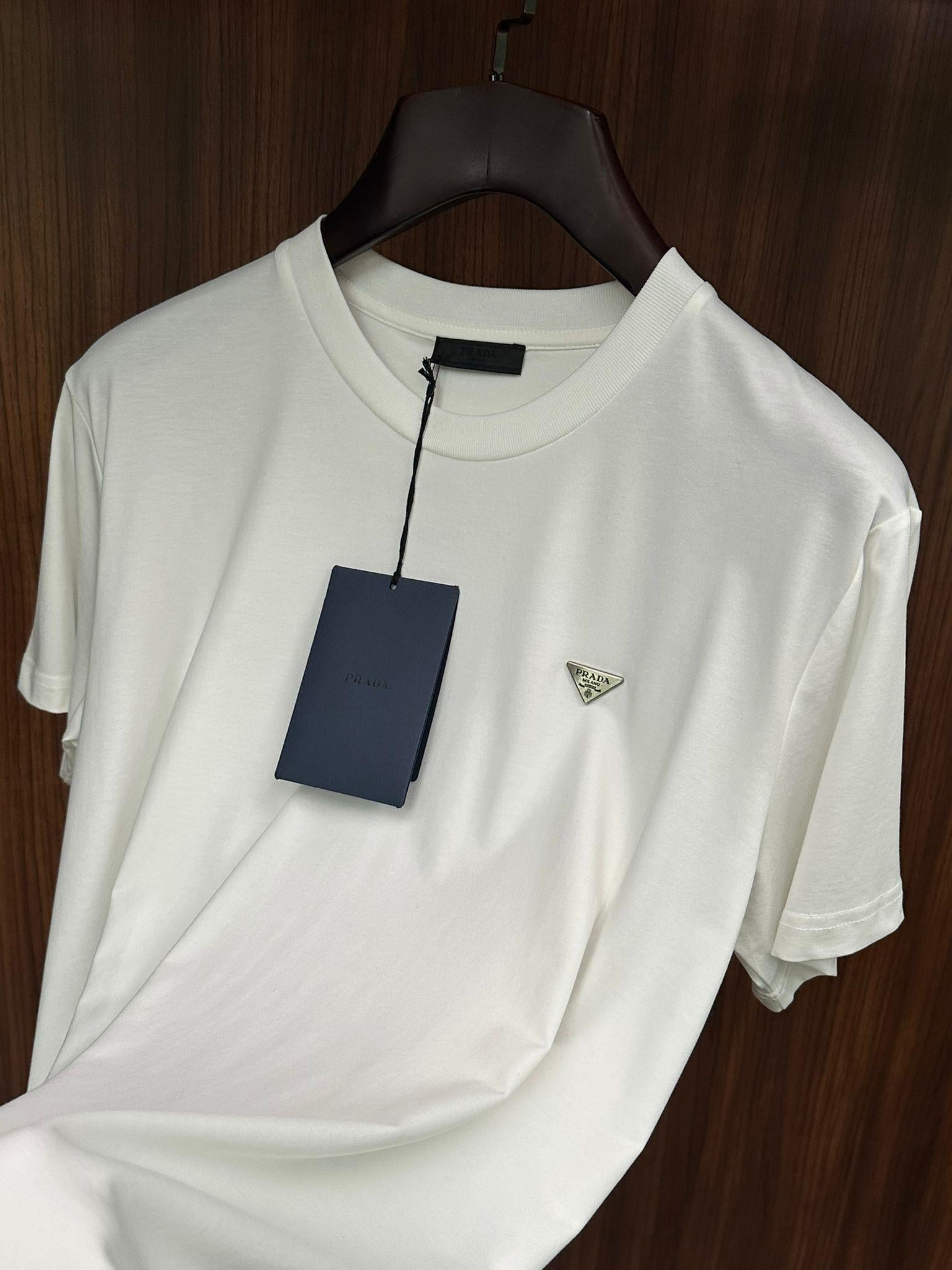 Metal Logolu Basic T-Shirt