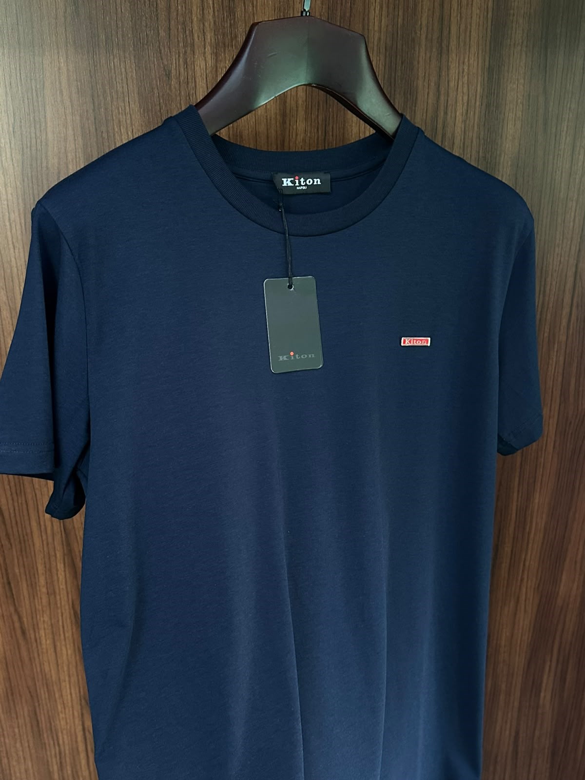 Metal Logolu Bisiklet Yaka T-Shirt