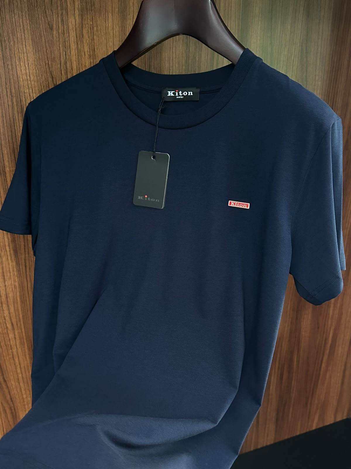 Metal Logolu Bisiklet Yaka T-Shirt