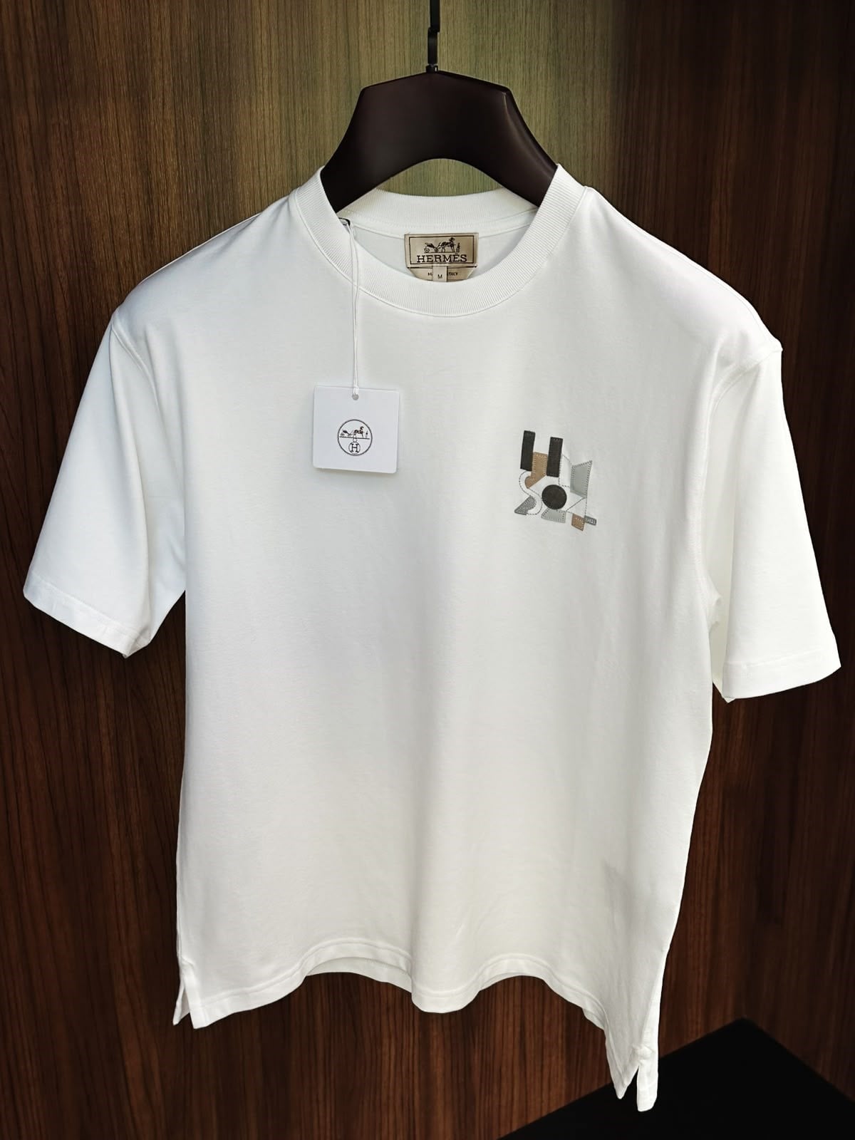 Mini Patch Deri Logo Detaylı T-Shirt