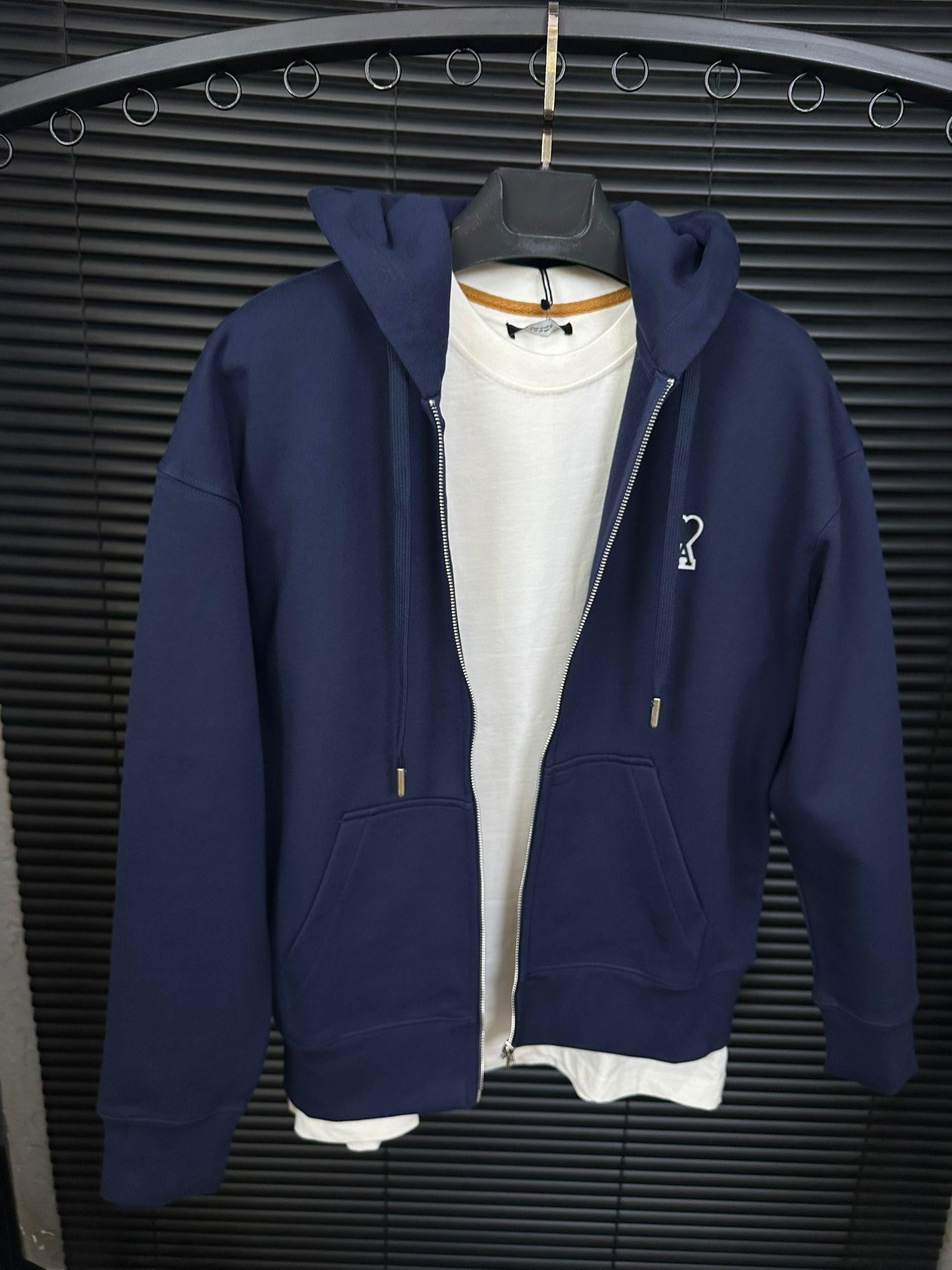 Nakış Kabartma Logolu Fermuarlı Hırka