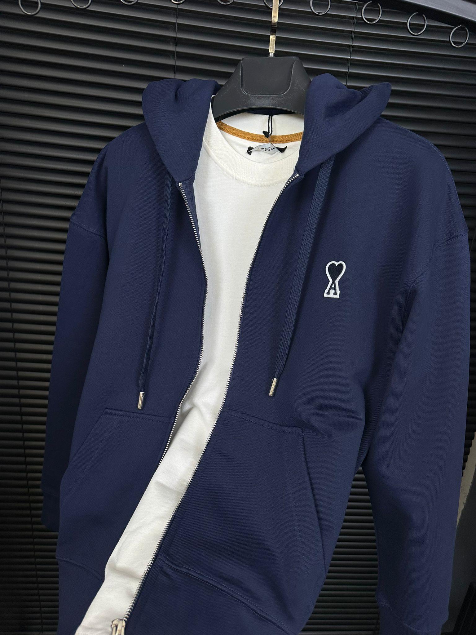 Nakış Kabartma Logolu Fermuarlı Hırka