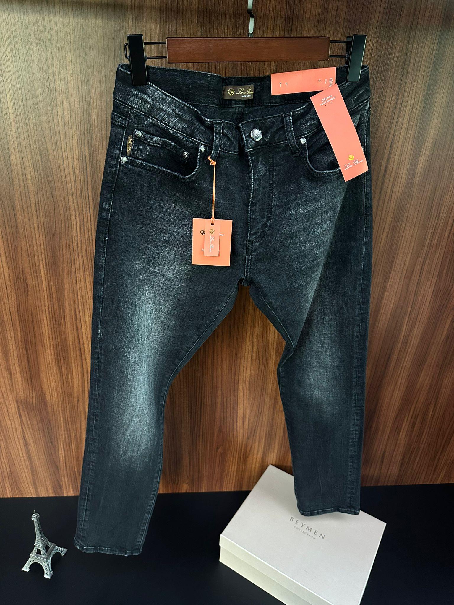 Metal Logolu Likralı Jean