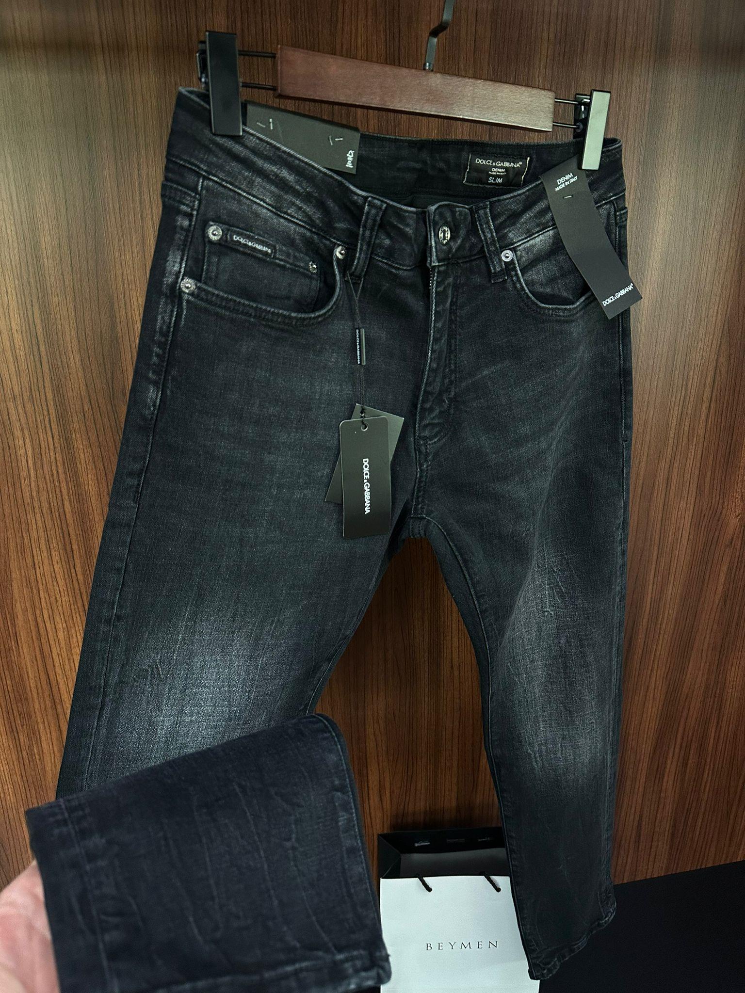 Metal Logolu Yıkama Kumaş Jean