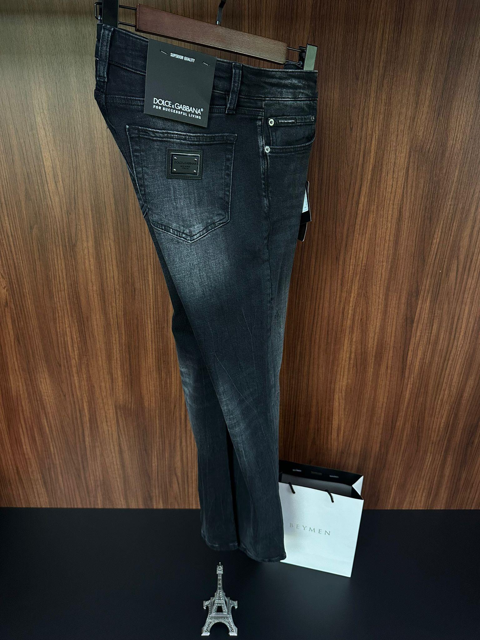 Metal Logolu Yıkama Kumaş Jean
