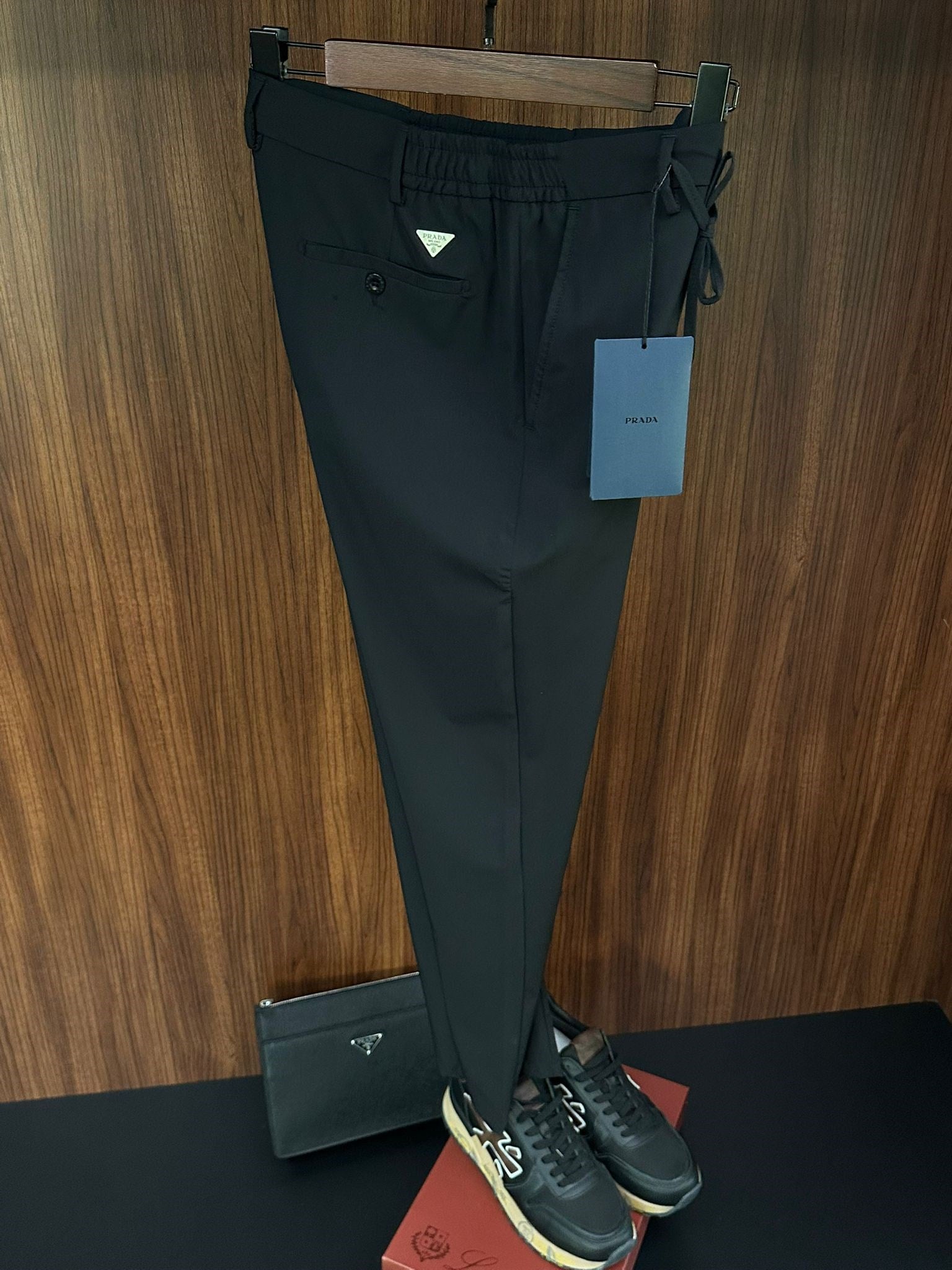 Metal Logolu Jogger Pantolon