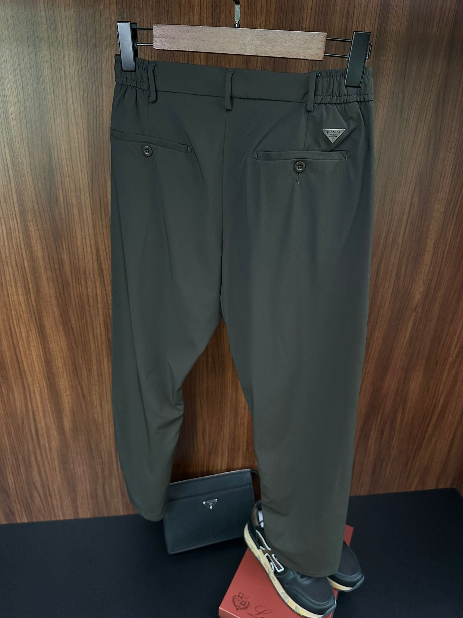 Metal Logolu Jogger Pantolon